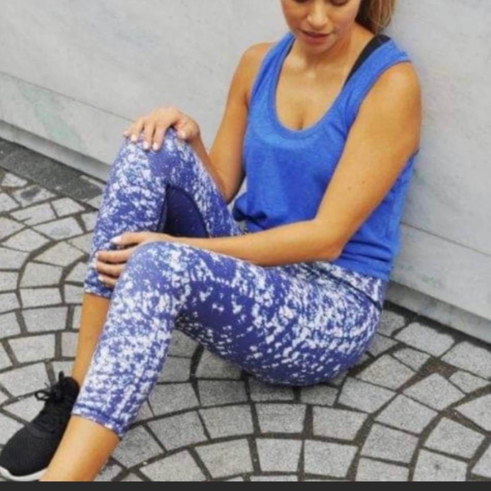 Just live cropped leggings Medium